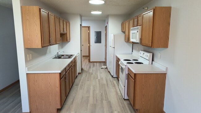 Building Photo - Rock Ridge Apartments