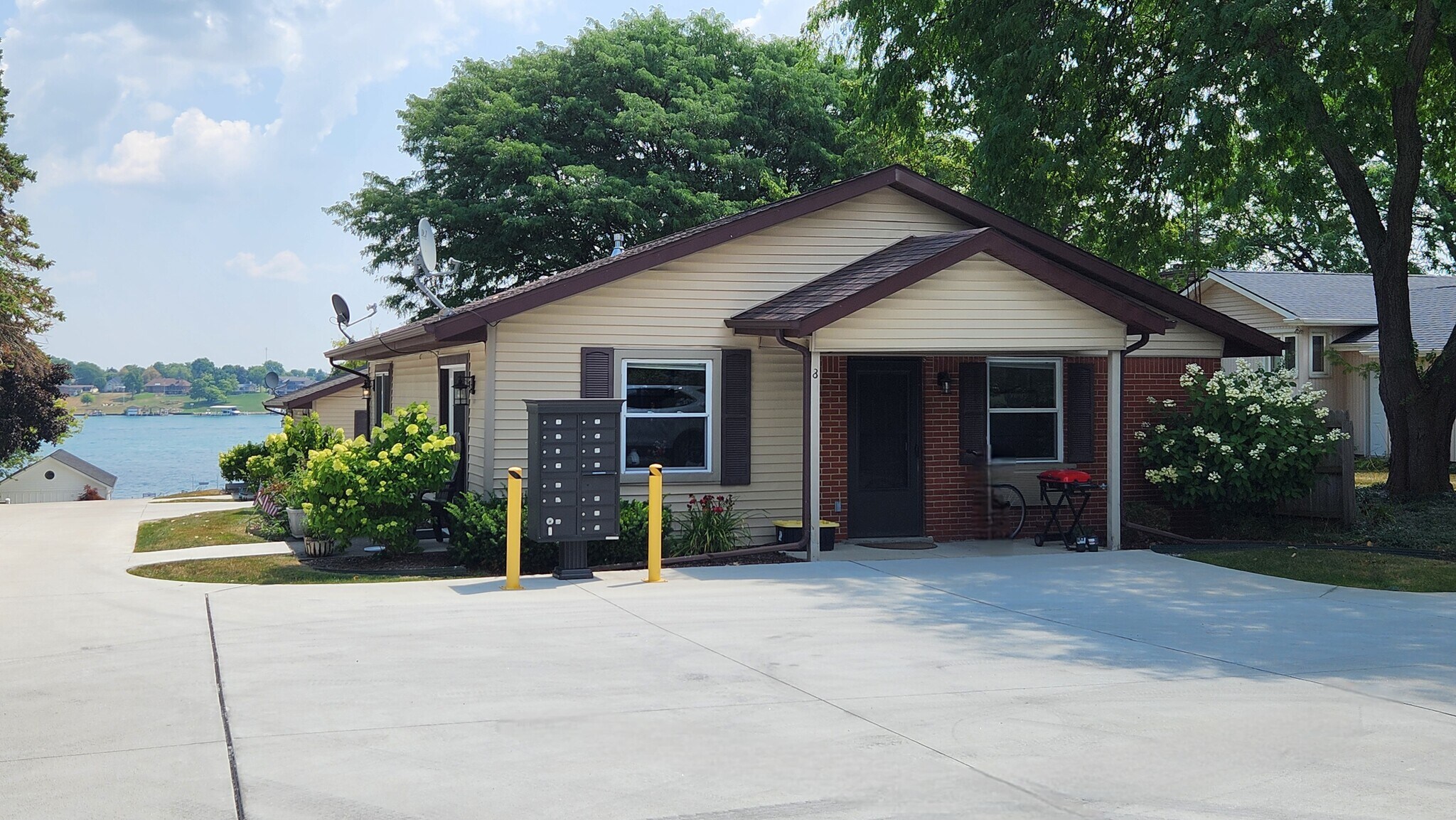 Unit #8 - 1817 River Rd