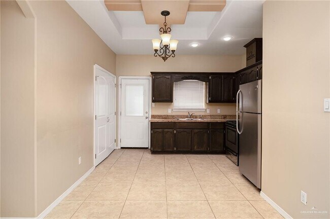 Building Photo - 12 E St