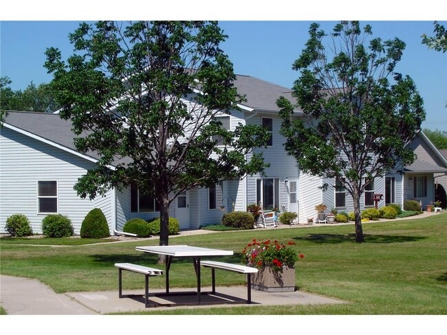 Building Photo - 1706 Lincoln Ave