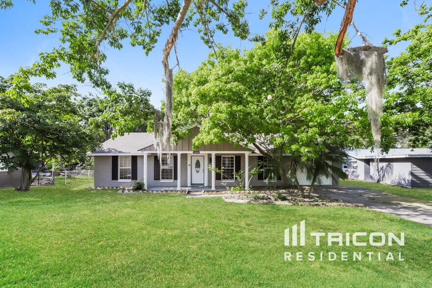Primary Photo - 1334 Stately Oaks Dr NW