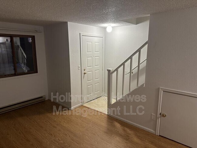 Building Photo - 4887 Basswood Dr