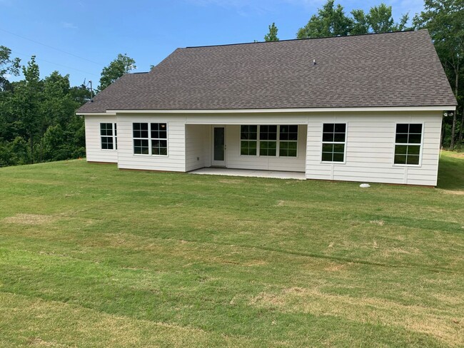 Building Photo - Beautiful Home Available in Opelika!