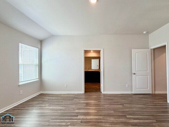 Building Photo - 10950 Chippewa Trce