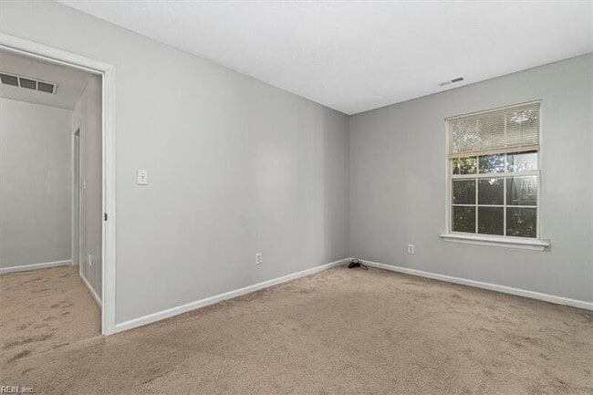 Building Photo - 4975 Kemps Lake Dr