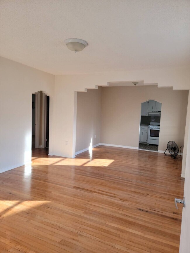 Building Photo - 3122 SW 25th Ter