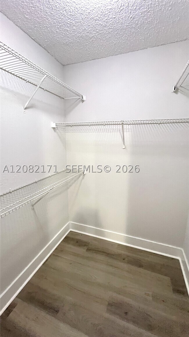 Building Photo - 2890 N Oakland Forest Dr