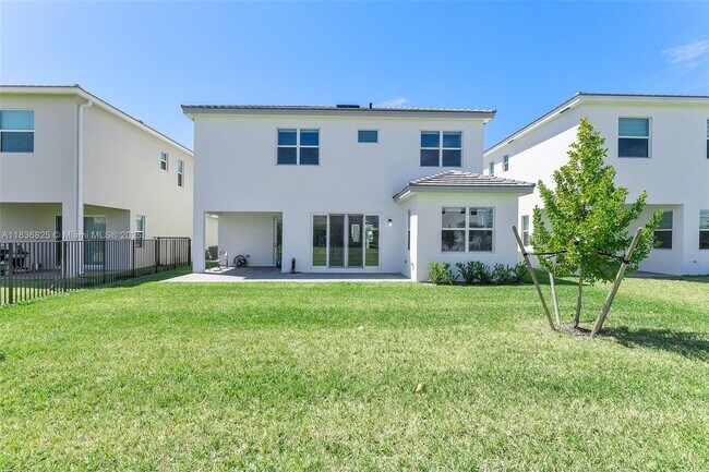 Building Photo - 14458 Spruce Pne Dr