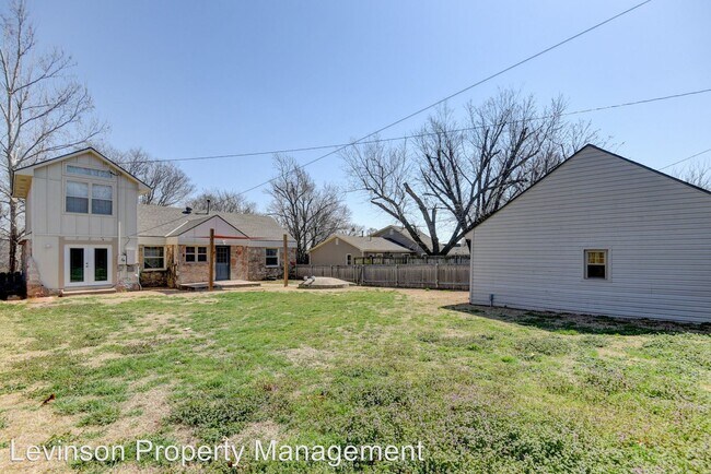 Building Photo - 3 br, 2 bath House - 807 S Littler Ave