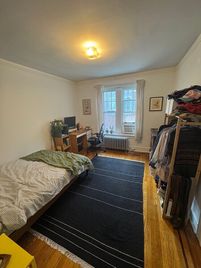 Building Photo - 315 S 46th St