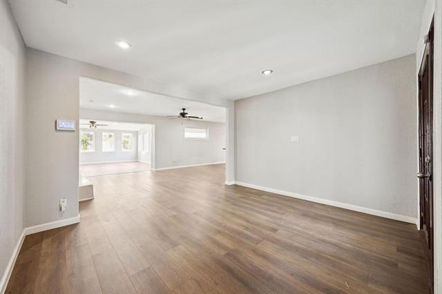 Building Photo - 2801 Clearbrook Dr