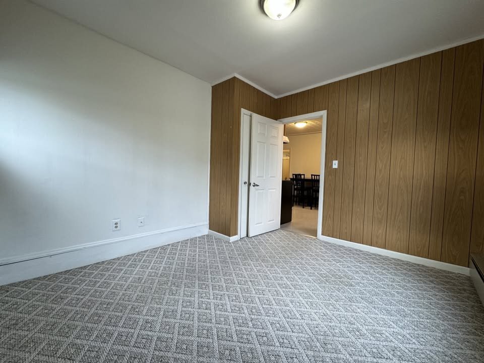 Building Photo - 56 Laurier St