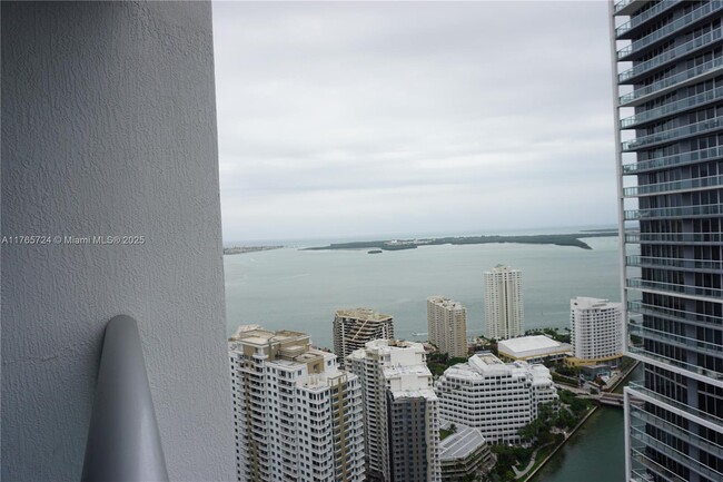 Building Photo - 475 Brickell Ave