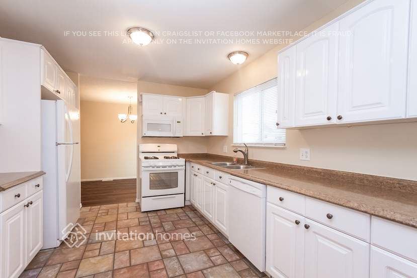Building Photo - 6575 Glade Park Dr