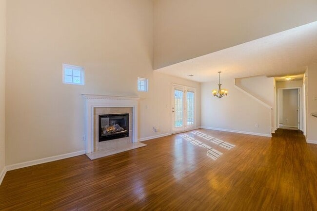 Building Photo - 263 Silver Ridge Dr