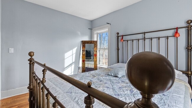 Building Photo - 6-8 Crescent St