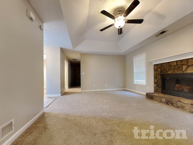 Building Photo - 3625 Cobblestone Dr