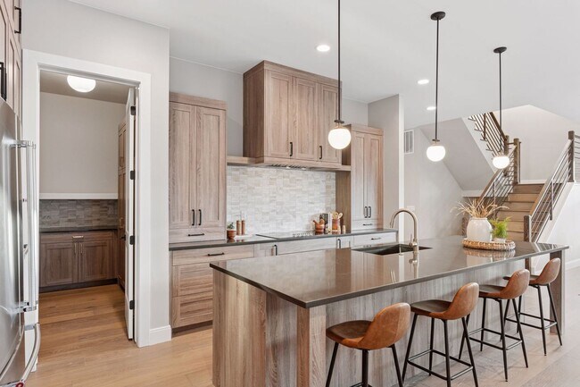 Building Photo - New Berthoud Home with Modern Comfort | $1000 Deposit with Approved Credit and Two Weeks FREE!