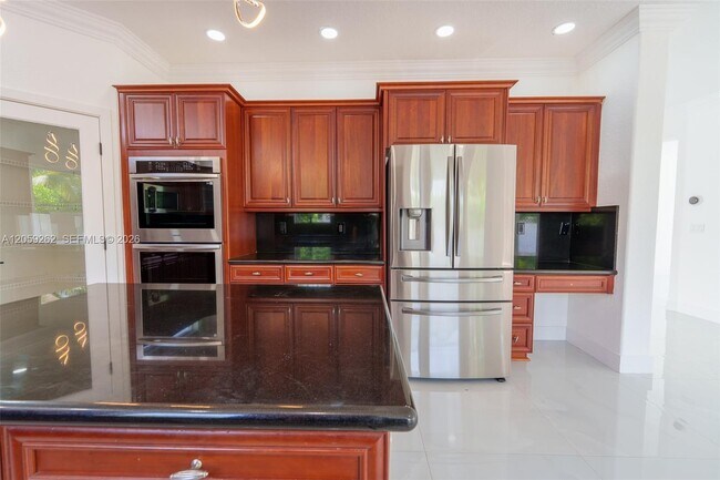 Building Photo - 15699 SW 54th Ct