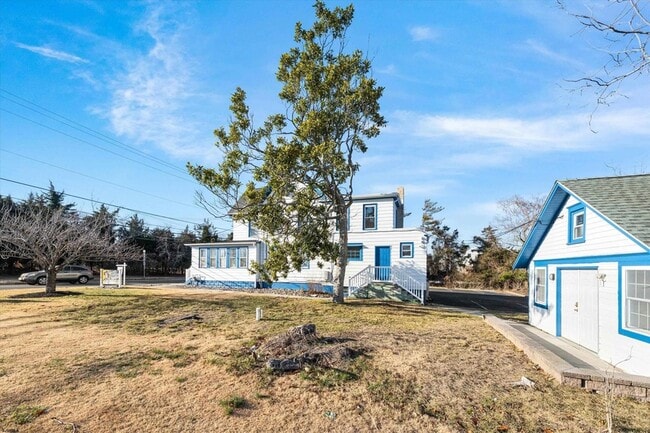 Building Photo - 616 W Ocean Heights Ave