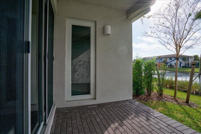 Building Photo - 1451 Pioneer Way