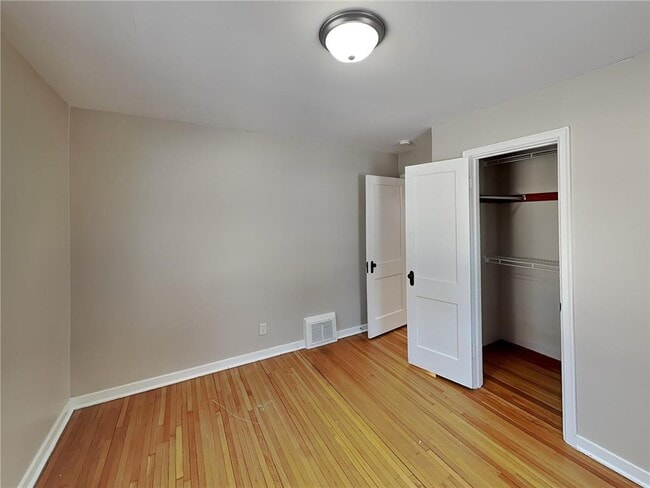 Building Photo - 2605 Eastman Dr