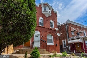 Building Photo - 1633 Wakeling St