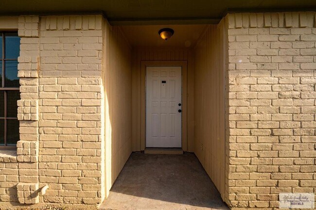 Building Photo - 23919 Ellie Ln