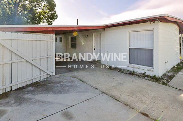 Primary Photo - 6215 N Coolidge Ave