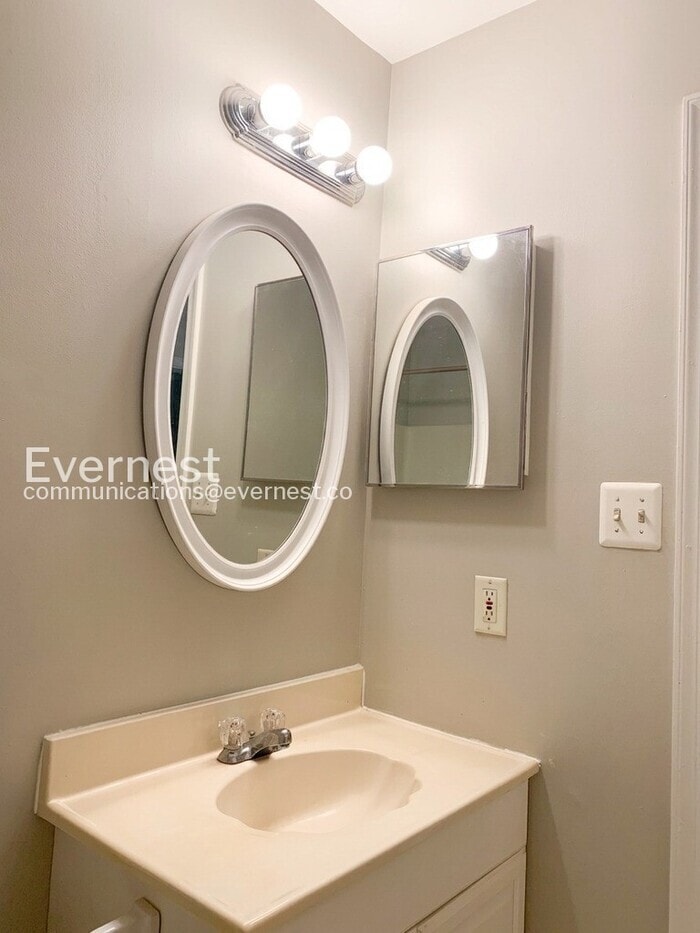 Building Photo - 15375 Inlet Pl