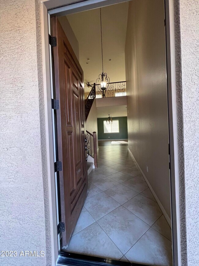 Building Photo - 2467 E Orleans Dr