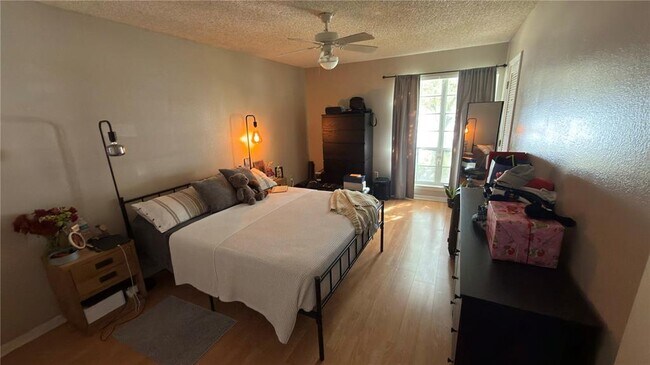 Building Photo - 4690 Pembrook Pl