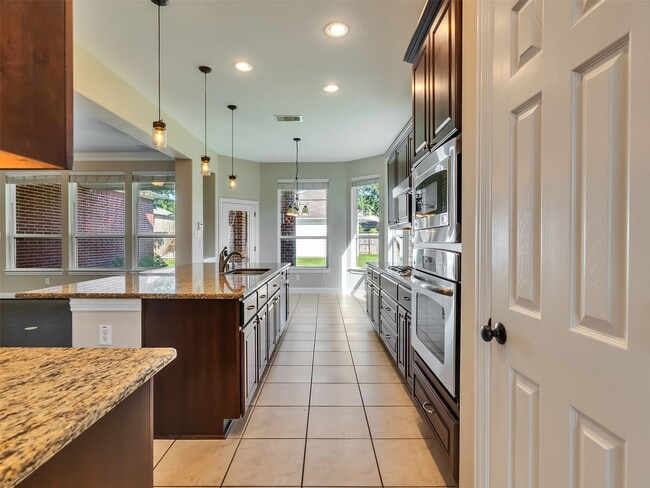Building Photo - 5342 Tyler Park Ln
