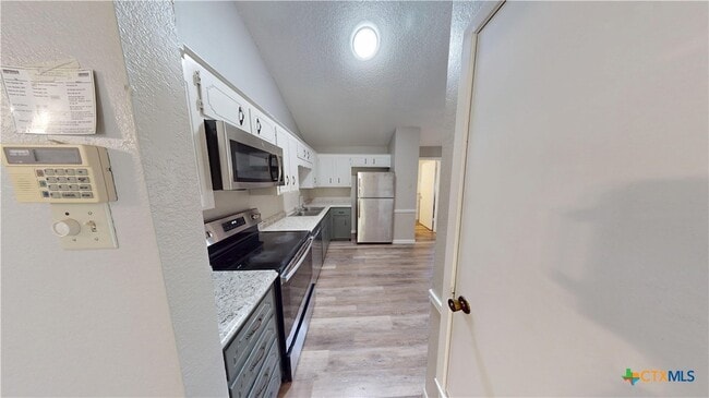 Building Photo - 4505 River Oaks Dr