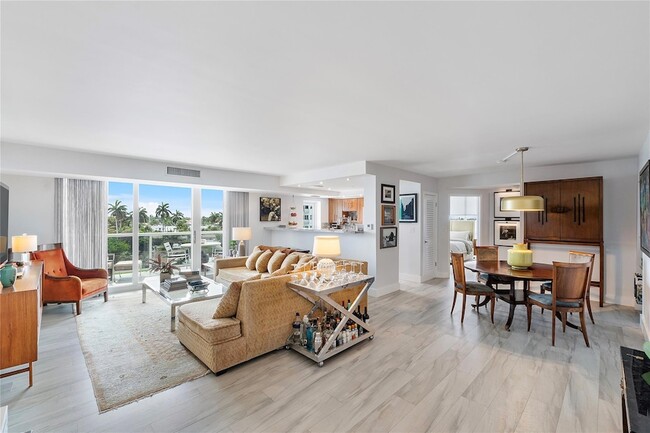 Building Photo - 2715 N Ocean Blvd