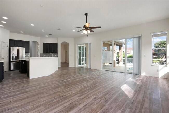 Building Photo - 6121 46th Ln E