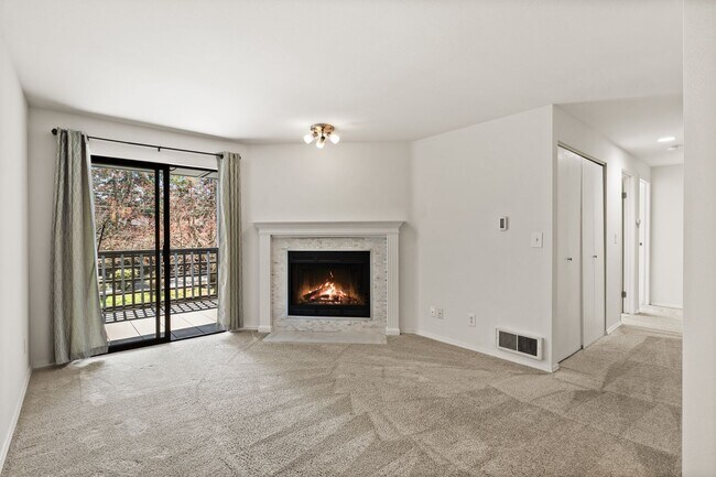 Building Photo - Modern 2-Bedroom Condo in Shoreline with Stylish Finishes