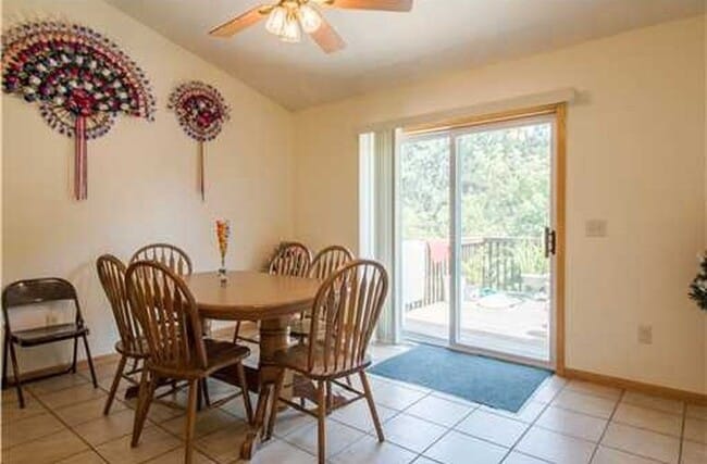 Building Photo - Huge 3BR/3ba Duplex on West Side of Eau Cl...