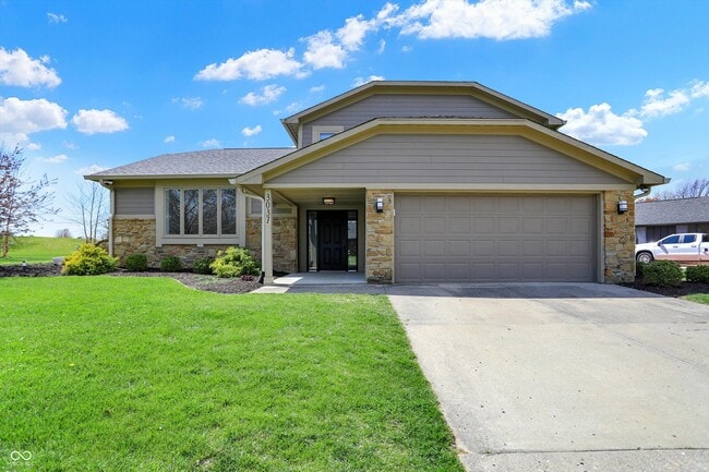 Building Photo - 3037 Golfview Dr
