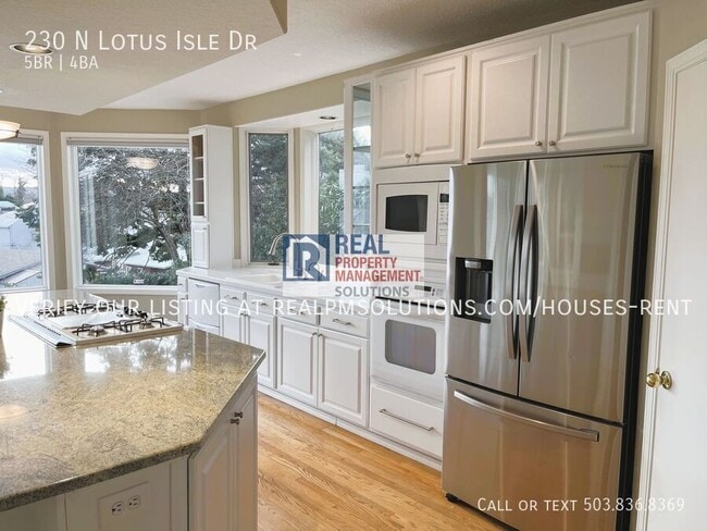 Building Photo - 230 N Lotus Isle Dr