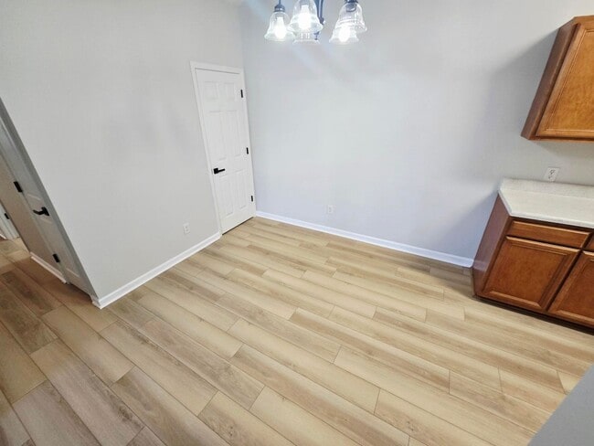 Building Photo - 3010 Winston Dr