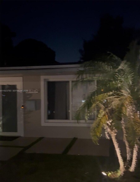 Building Photo - 8420 NW 24th Ct