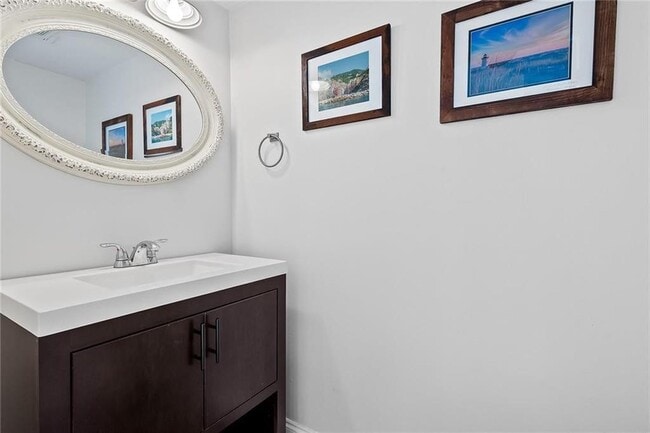 Building Photo - 247 City View Dr