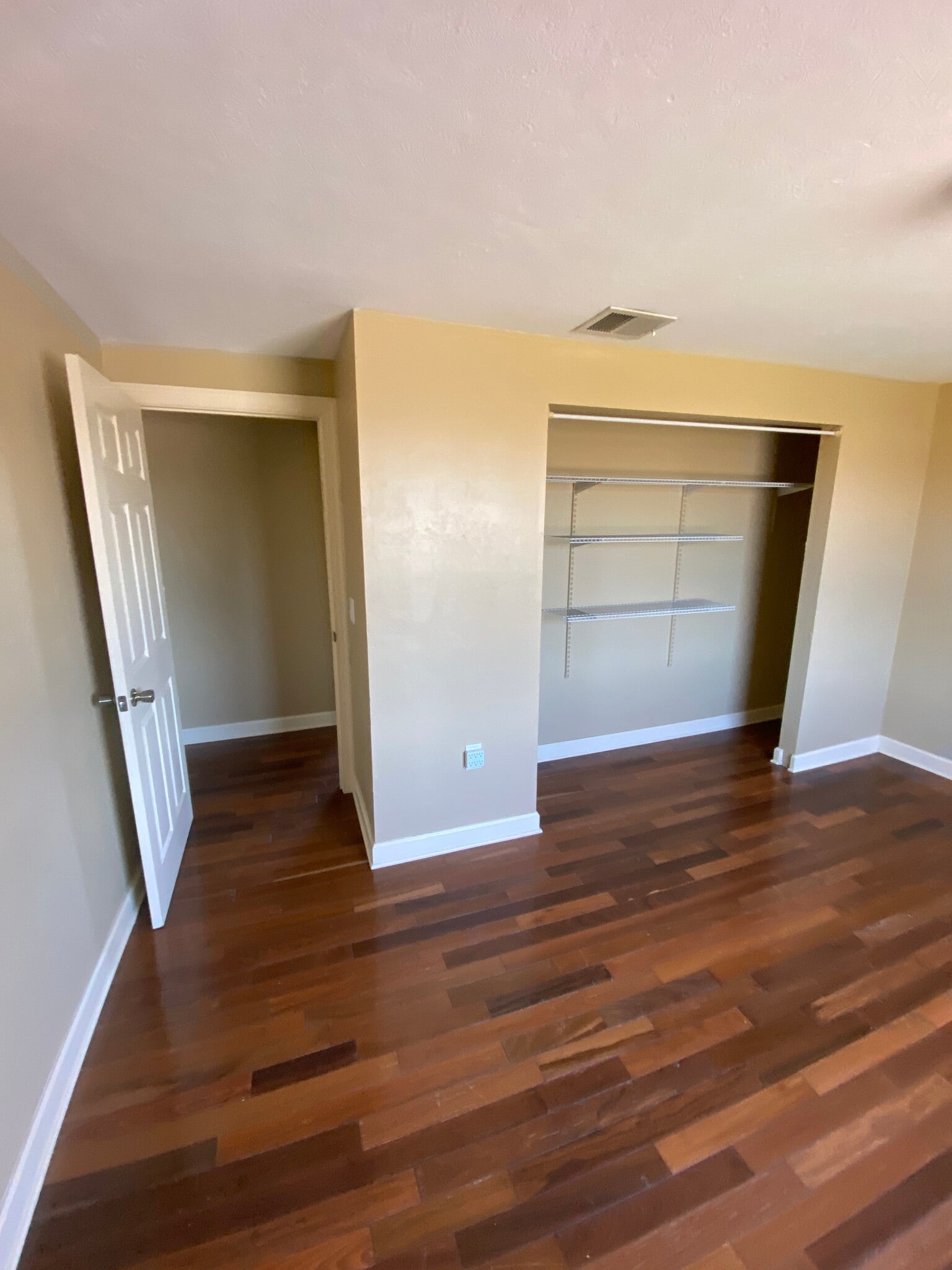 2nd floor bedroom 2 - 5344 Caldwell St