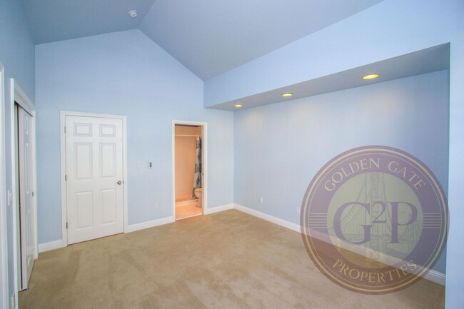 Building Photo - Twin Peaks - 2 BR, Office, 2.5 BA Townhome...