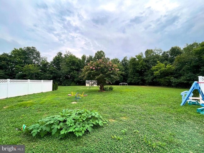 Building Photo - 490 Coster Rd