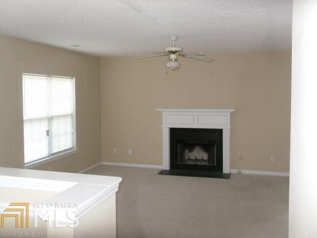 Building Photo - 3010 Stonebridge Creek Dr