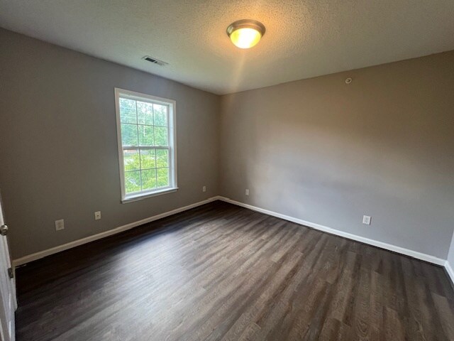 Building Photo - 4700 Pennoak Ln