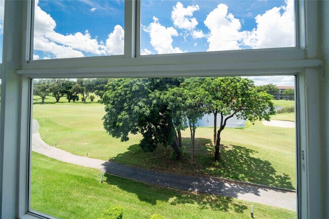 Building Photo - 300 SW 134th Way