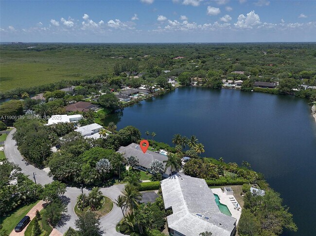 Building Photo - 415 Rovino Ave